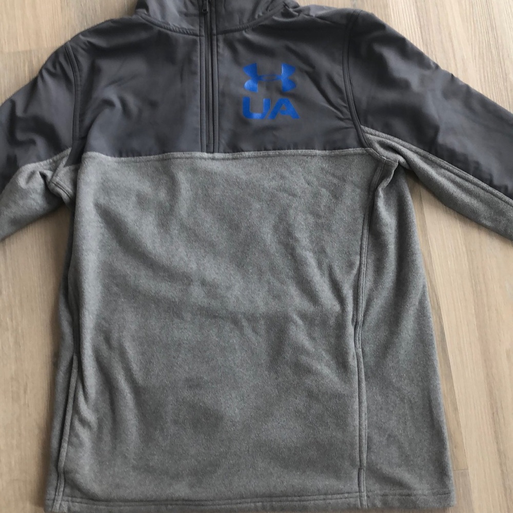 Under Armour quarter zip, boys size XL